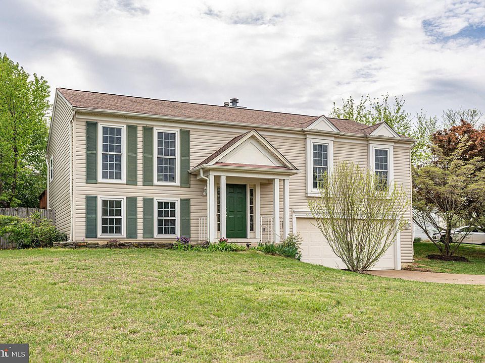 1st image of 3 Banbury Ct