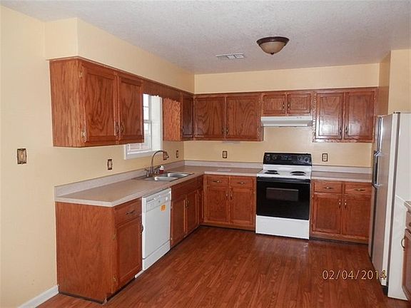 3rd image of 103 Marcella Dr