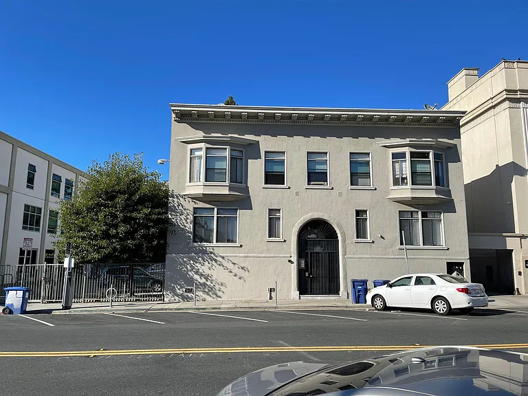 1907 Center St — Photo 27