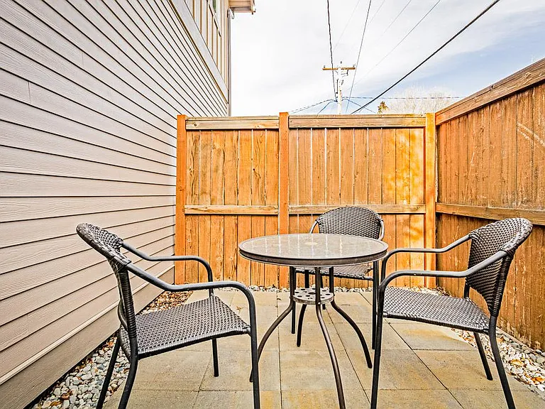 504 Newport Ave — Photo 29