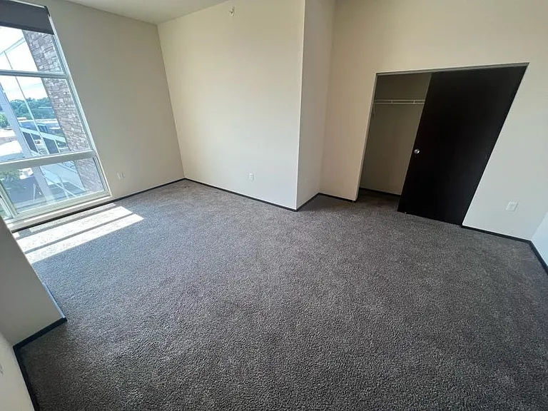Galaxie High Rise Apartments — Photo 225