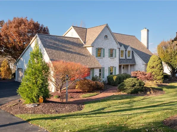 4767 Belmont Dr, Emmaus, PA 18049