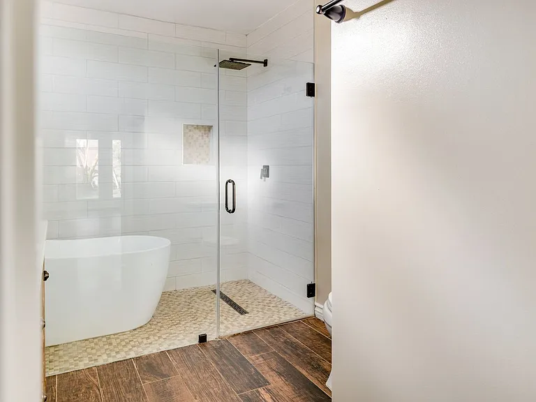 10608 S 8th Ave — Photo 20