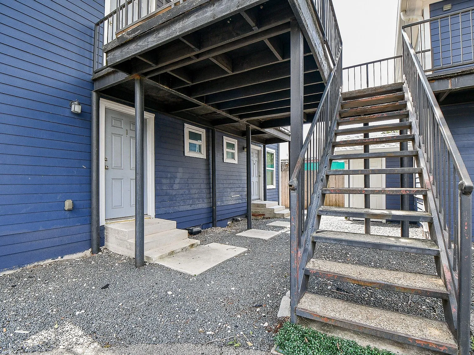 1009 Enid St — Photo 4