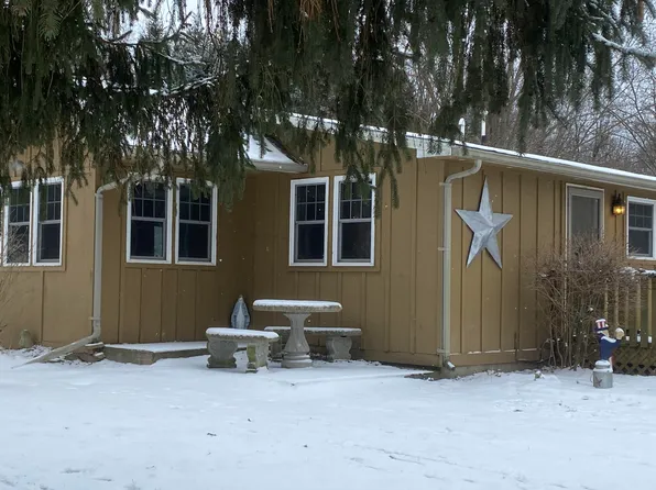 71100 Redfield St, Edwardsburg, MI 49112