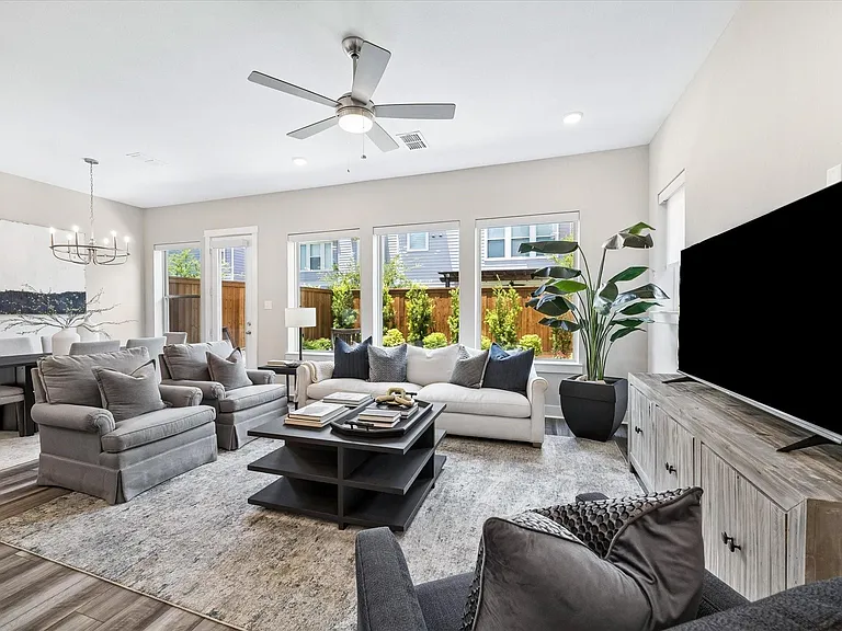 10960 Hewitt Cliff Ln — Photo 4