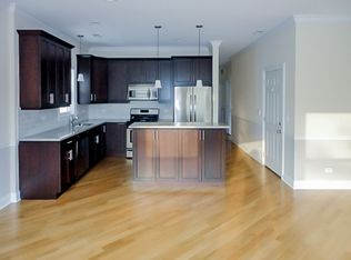 3233 N Kenmore Ave #3, Chicago, IL 60657