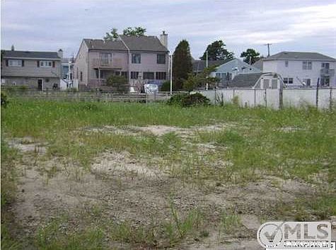 3rd image of 14 Cadiz Dr
