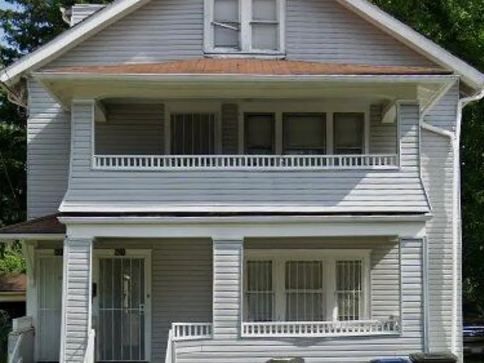 921 & 923 Baughman St #C