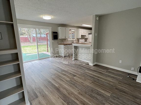 5th image of 3412 N Belmont Rd