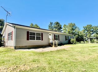 8476 E Sycamore Rd, Bloomfield, IN 47424