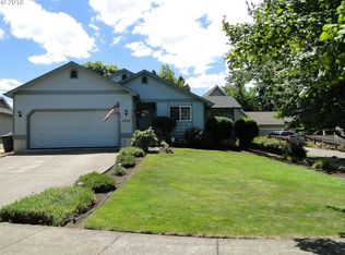 5735 D St, Springfield, OR 97478