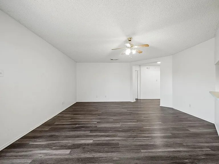 7839 Bypass Shls — Photo 9