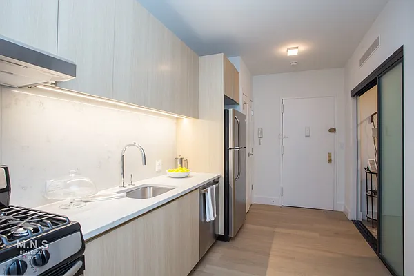 Rented by MNS | media 10