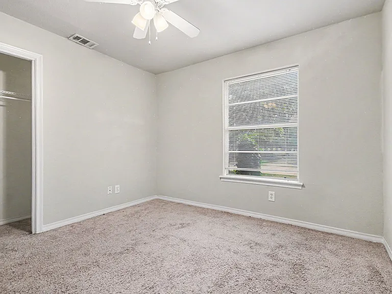 8615 Skyline Dr — Photo 12