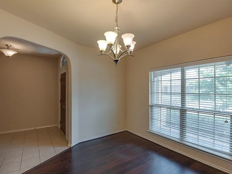 6677 Friendsway Dr — Photo 3