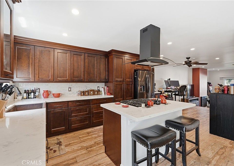 1st image of 1710 Grant Ave Unit 6