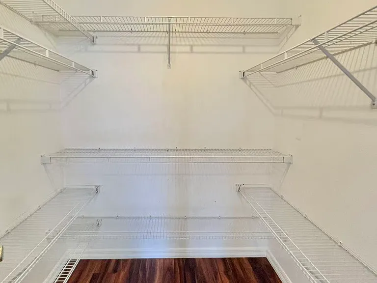 527 Valencia Place Cir — Photo 14