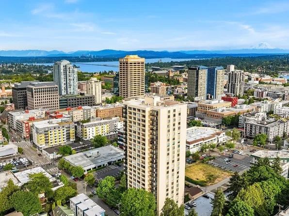 4540 8th Avenue NE #1002, Seattle, WA 98105