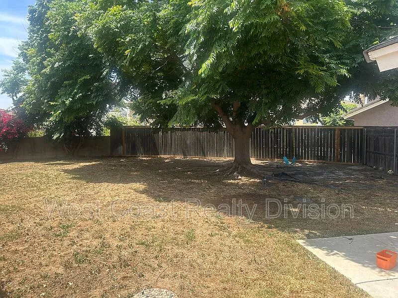3 bed, 3.0 bath, 1507 sqft, $3,300 — Photo 4