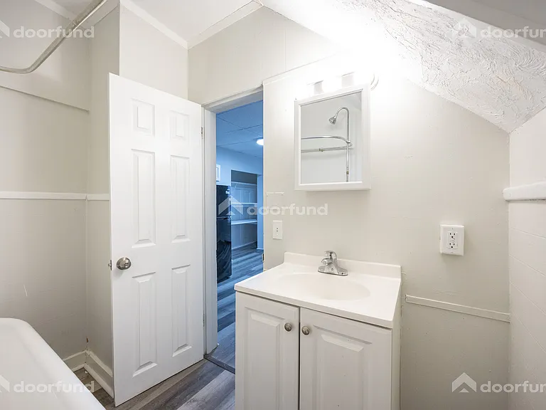 377 Union Ave #7 — Photo 13
