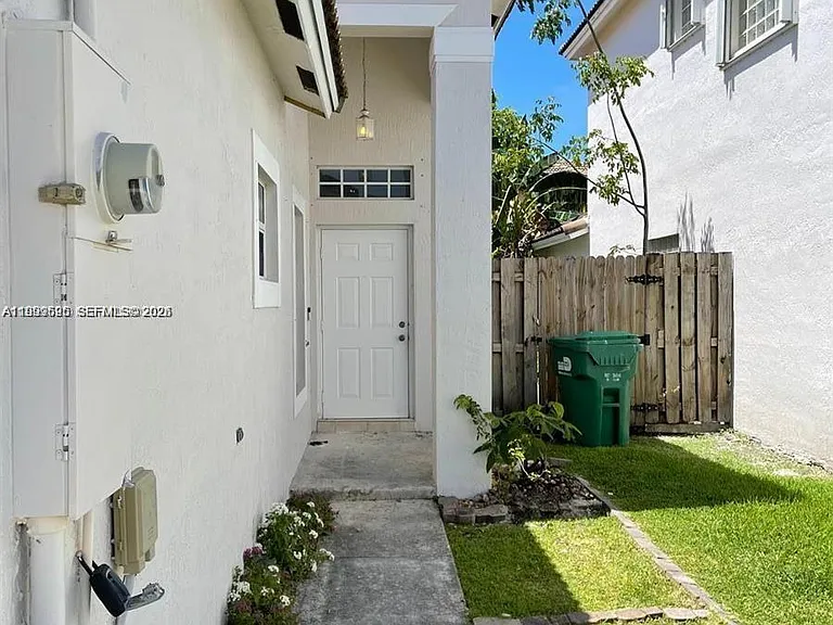 8784 SW 213th Ln — Photo 10