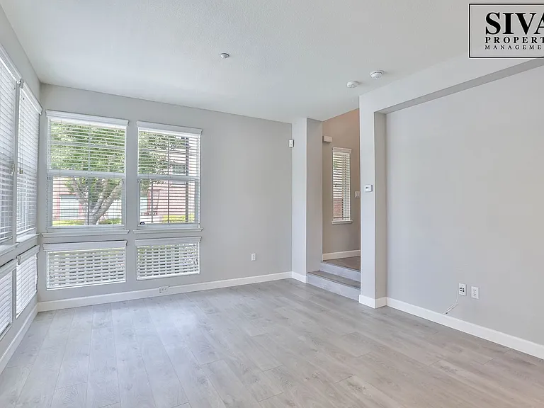 344 Jackson St — Photo 5