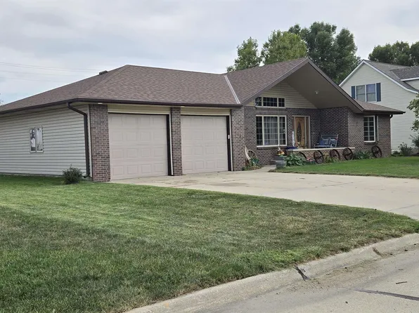 140 N East Ave, Hallam, NE 68368