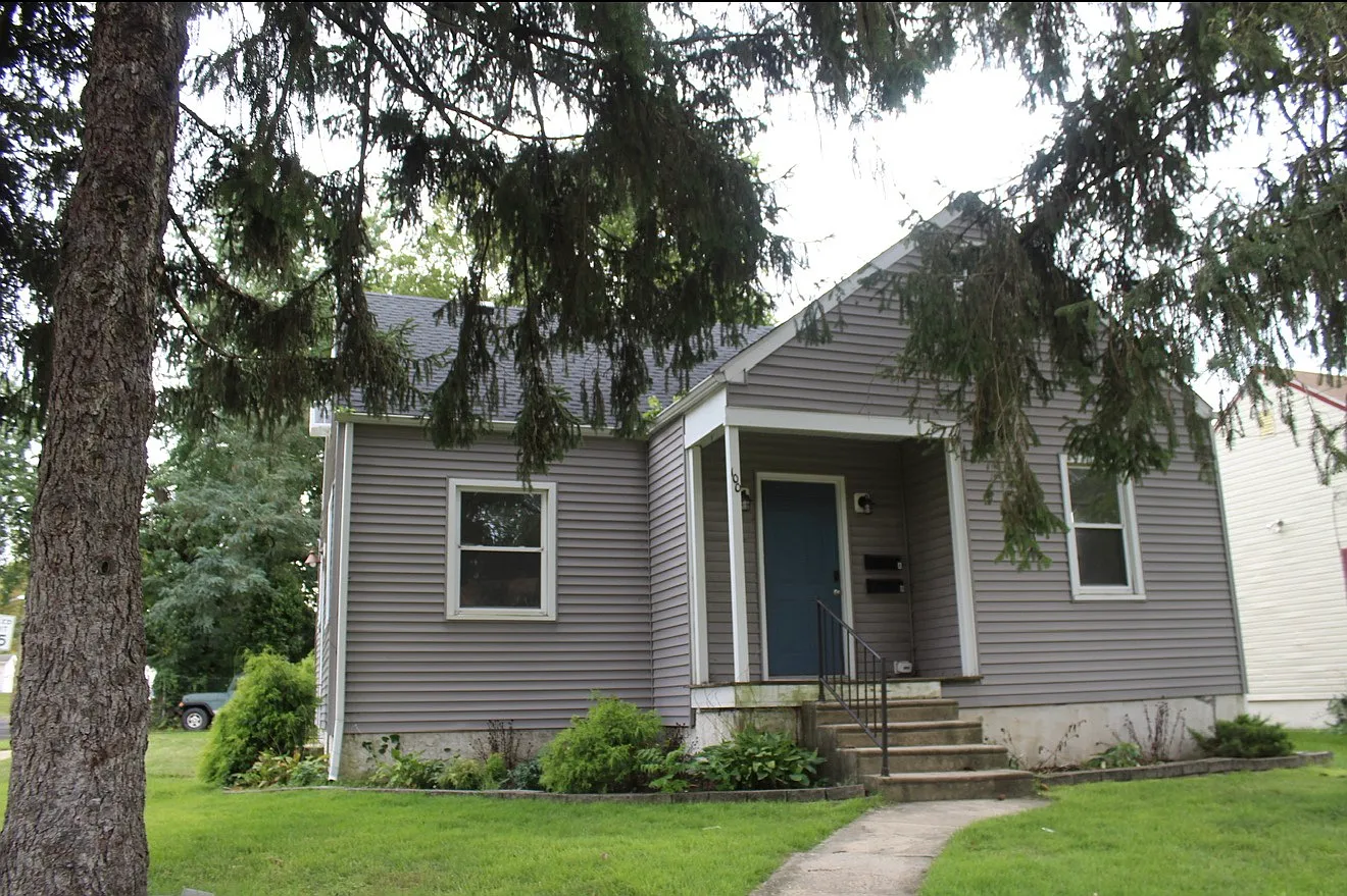 2 bed, 900 sqft, $2,500 — Photo 1