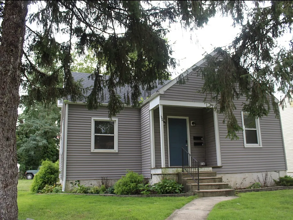 100 2nd Ave #A