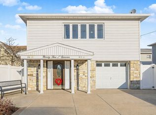 95-11 164th Ave, Jamaica, NY 11414