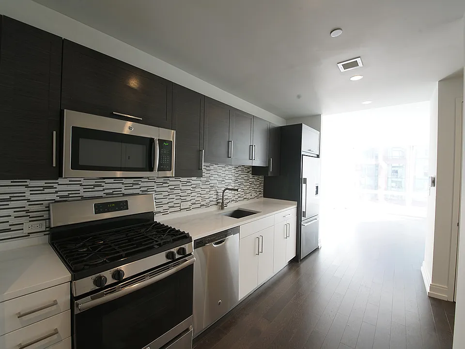 555 10th Ave #35G