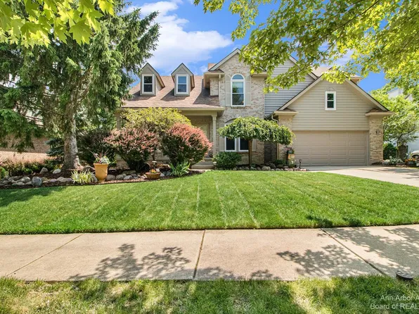 1423 Creekbend Ct, Ann Arbor, MI 48104
