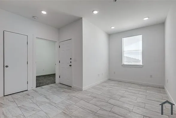 2 bed, 791 sqft, $995 — Photo 3