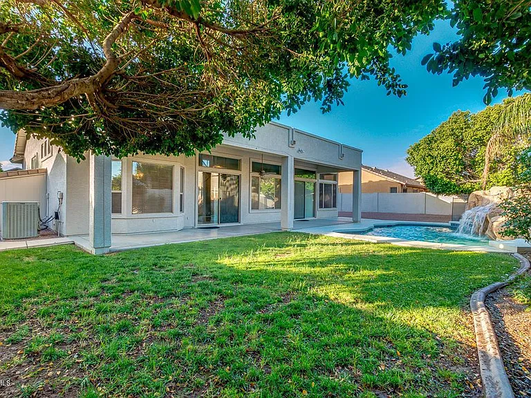 7057 W Greenbriar Dr — Photo 40