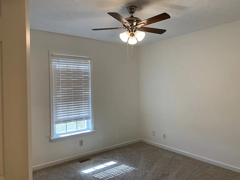 109 Marymont Dr — Photo 7