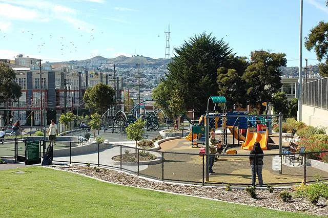 Franklin Square is nearby.