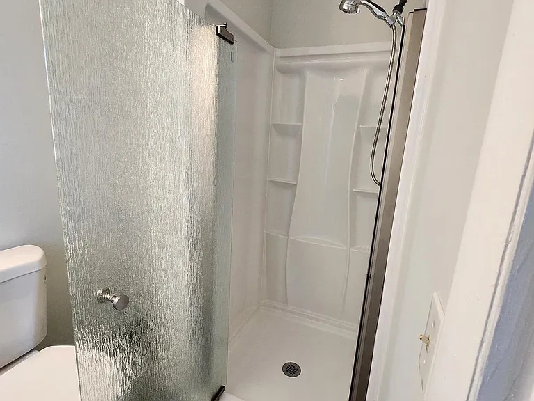 114 Brent Ct — Photo 25