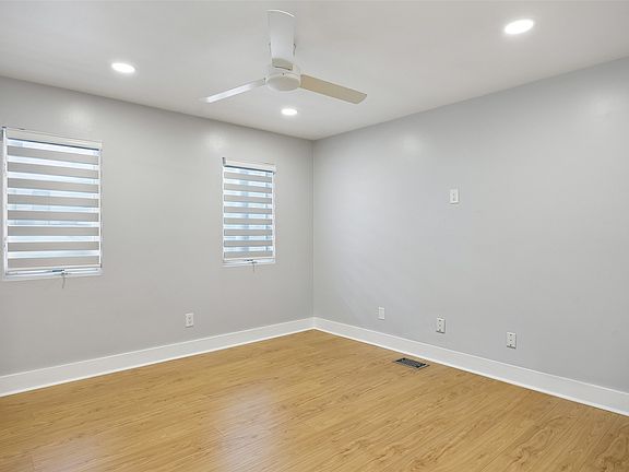 5th image of 4231 Travis St APT 23