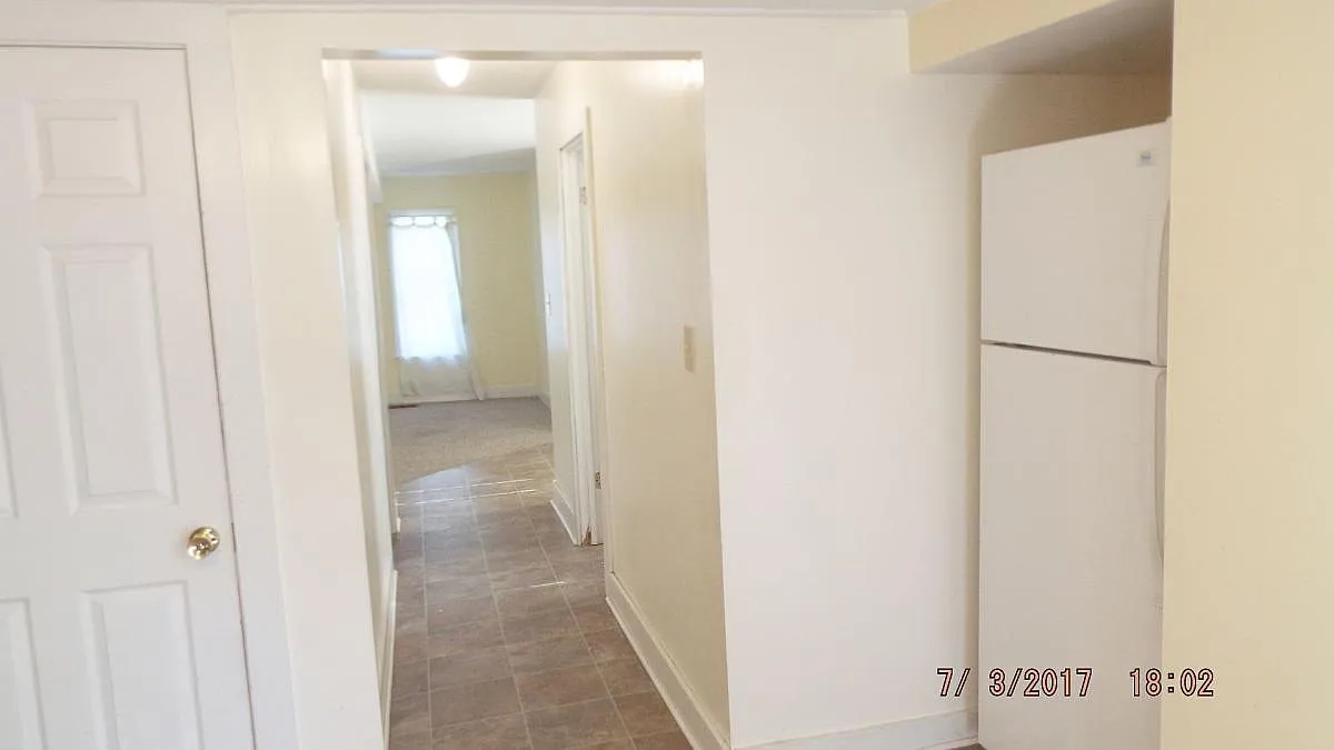 233 Burr Oak Street NE — Photo 3