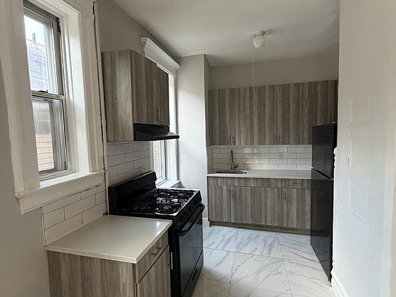 2nd image of 191 Roseville Ave #2B