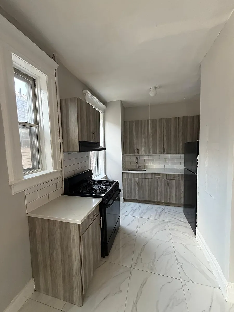 Building Photo - 191 Roseville Ave #2B
