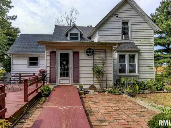 652 E 2400 North Rd, Edinburg, IL 62531