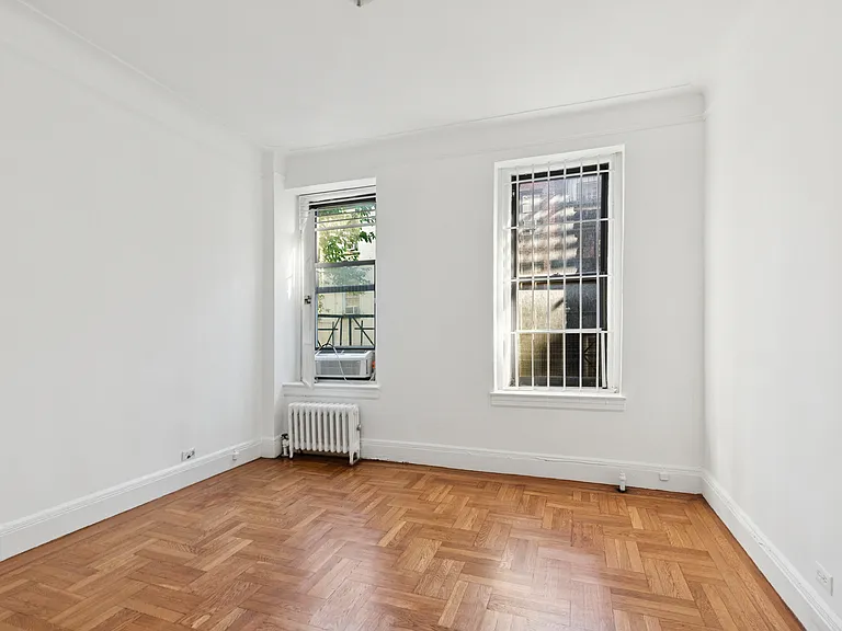 317 E 18th St #2D — Photo 3