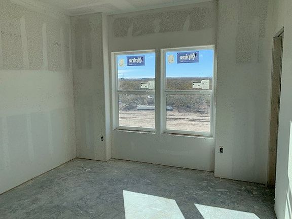 5th image of 81 N Greasewood St