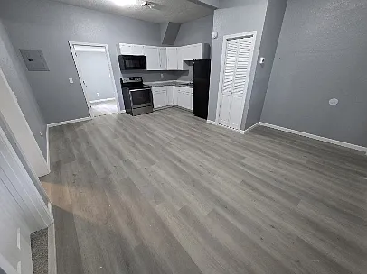 2 bed, $1,100 — Photo 3