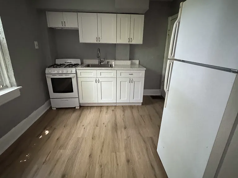 4540 Linmore Ave — Photo 2