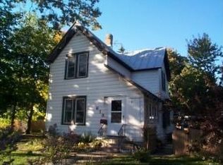 613 Mill St, Waupaca, WI 54981