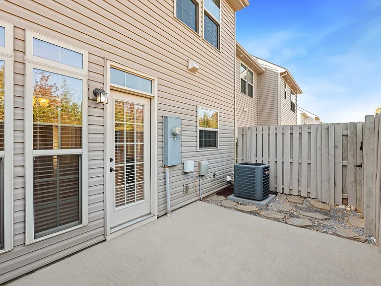 453 Christiane Way — Photo 24