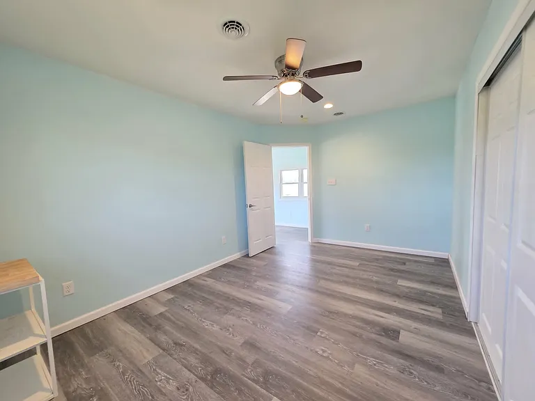 22931 Steele Dr — Photo 29